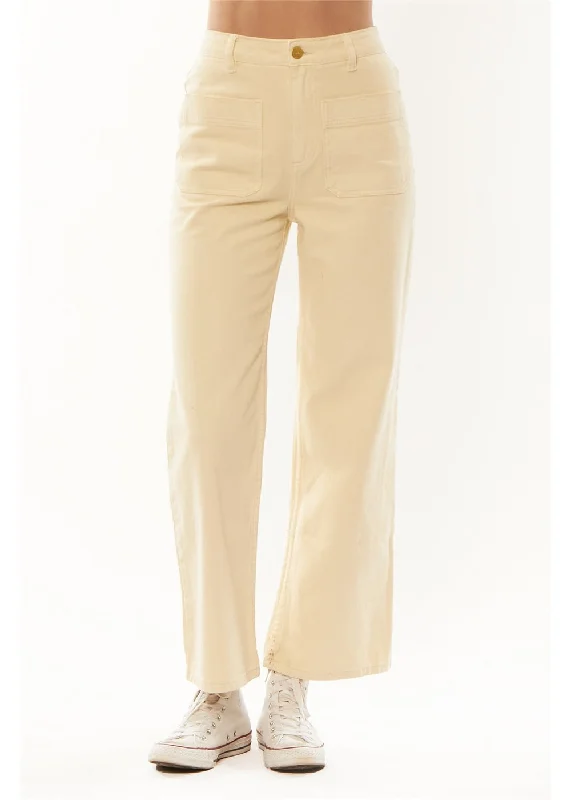 Amuse Society Brooke Jean - WHITE CAP Trendy Classic Fit Jeans