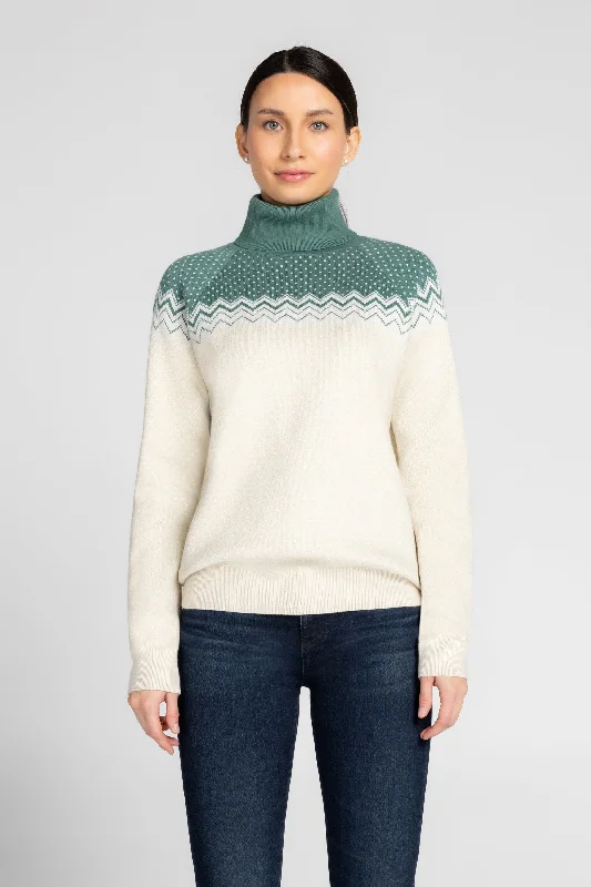 SnowCuddle Après-Ski  Turtleneck Sweater Stylish Fashionable Trendy