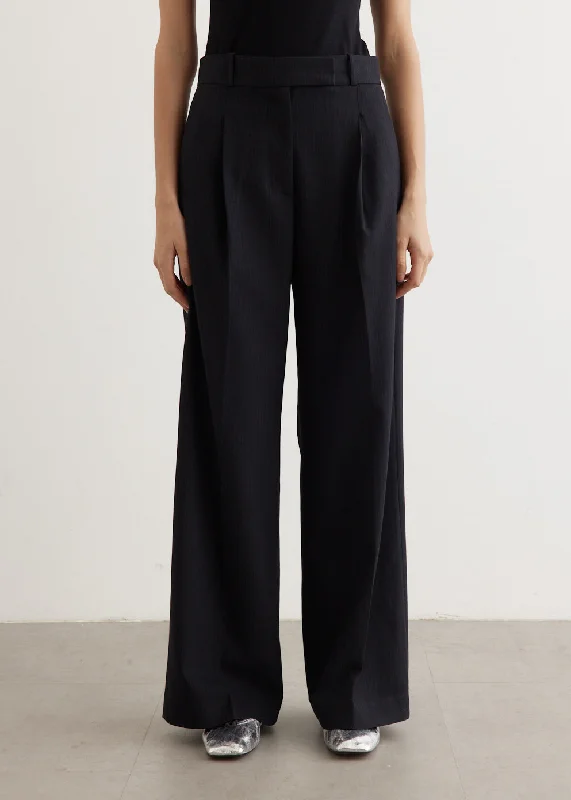Neya Pants Chic Capri Pants