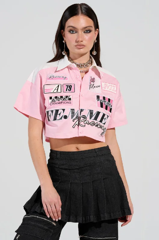 FEMME RACING BUTTON DOWN POPLIN SHIRT IN PINK Basic T-Shirt Crew Neck Short Sleeve