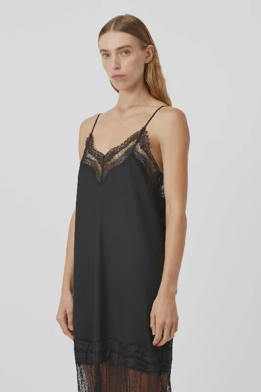 Albedo Maxi Dress - Black Fashionable High-Waist Maxi Dress