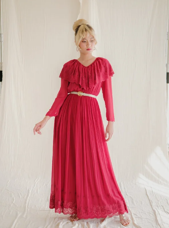 Vintage Chiffon V-Cape Neck Lace Detailed Pleated Maxi Dress Trendy Maxi Dress with Lace Vintage Chiffon V-Cape Neck Lace Detailed Pleated Maxi Dress Trendy Maxi Dress with Lace