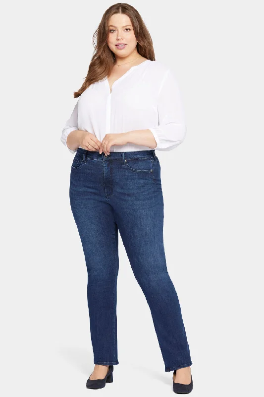 Le Silhouette Slim Bootcut Jeans In Plus Size - Marvelous Fashionable Straight Cut Jeans