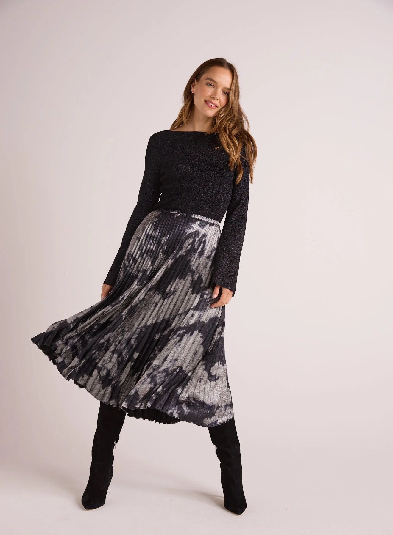 PLEATED MIDI SKIRT ruffled skirt detail